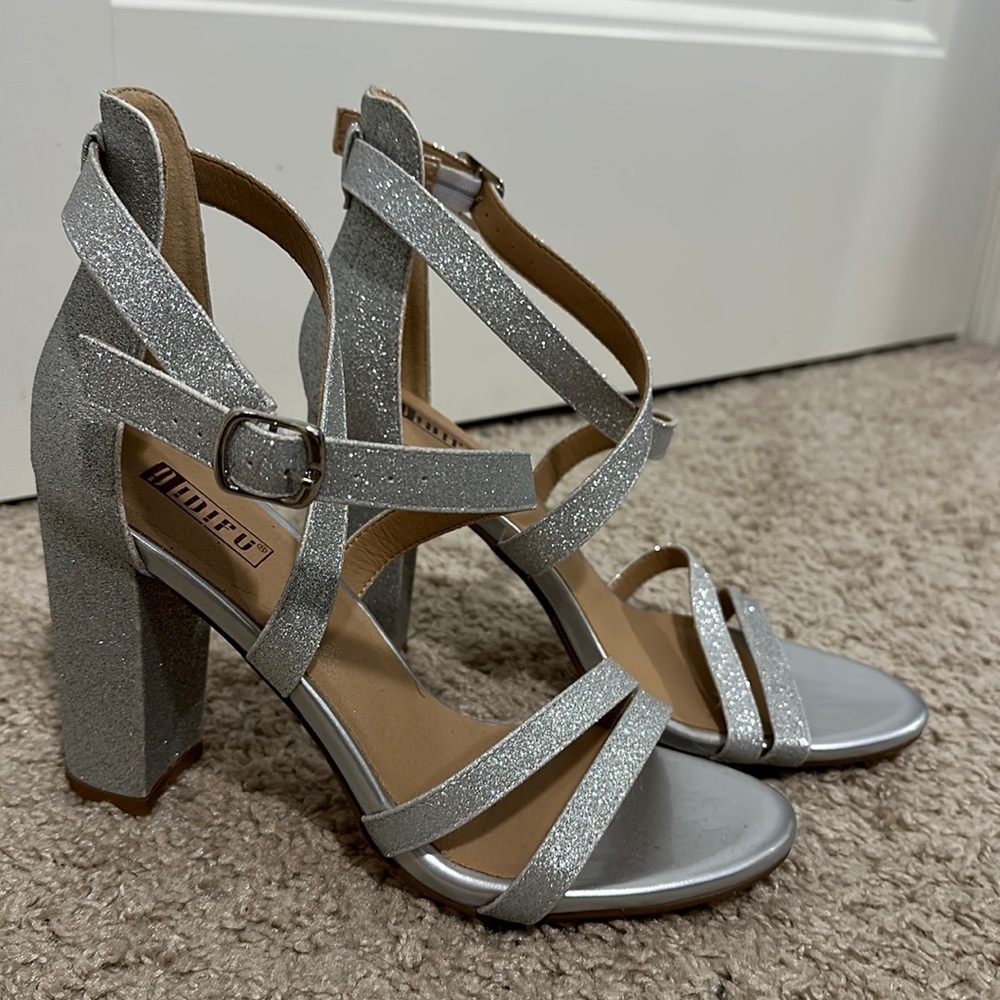 Fun sparkly 4inch heels- worn once!
